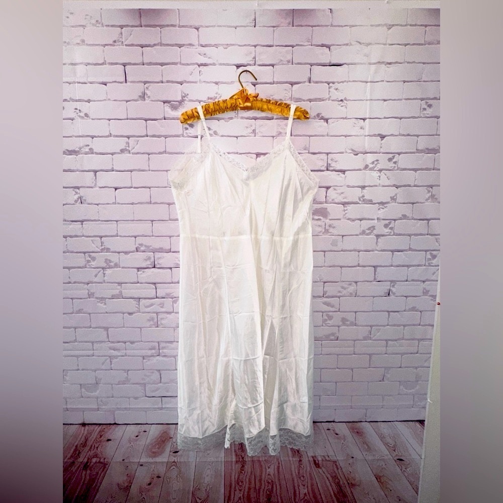Vintage Artemis Cream Slip | Size 42 Tall | Nylon Lace Trim Lingerie Lounge - Picture 2 of 8
